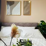 Mvc50#Family Suite 9Pax 3 Rooms M Vertica Velocity Mall Cheras